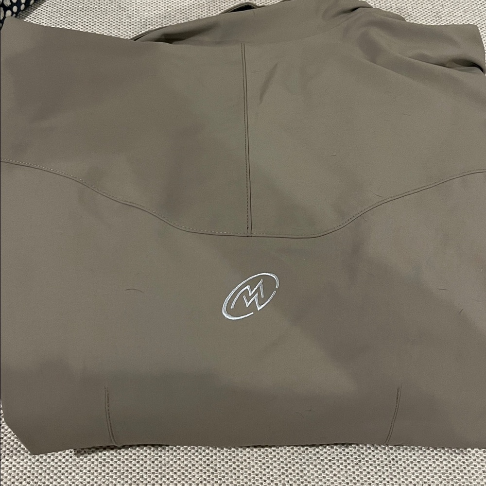 Women’s Cloudveil Sort Shell Ski Jacket. Size medium. Worn once, like new. - Picture 6 of 6